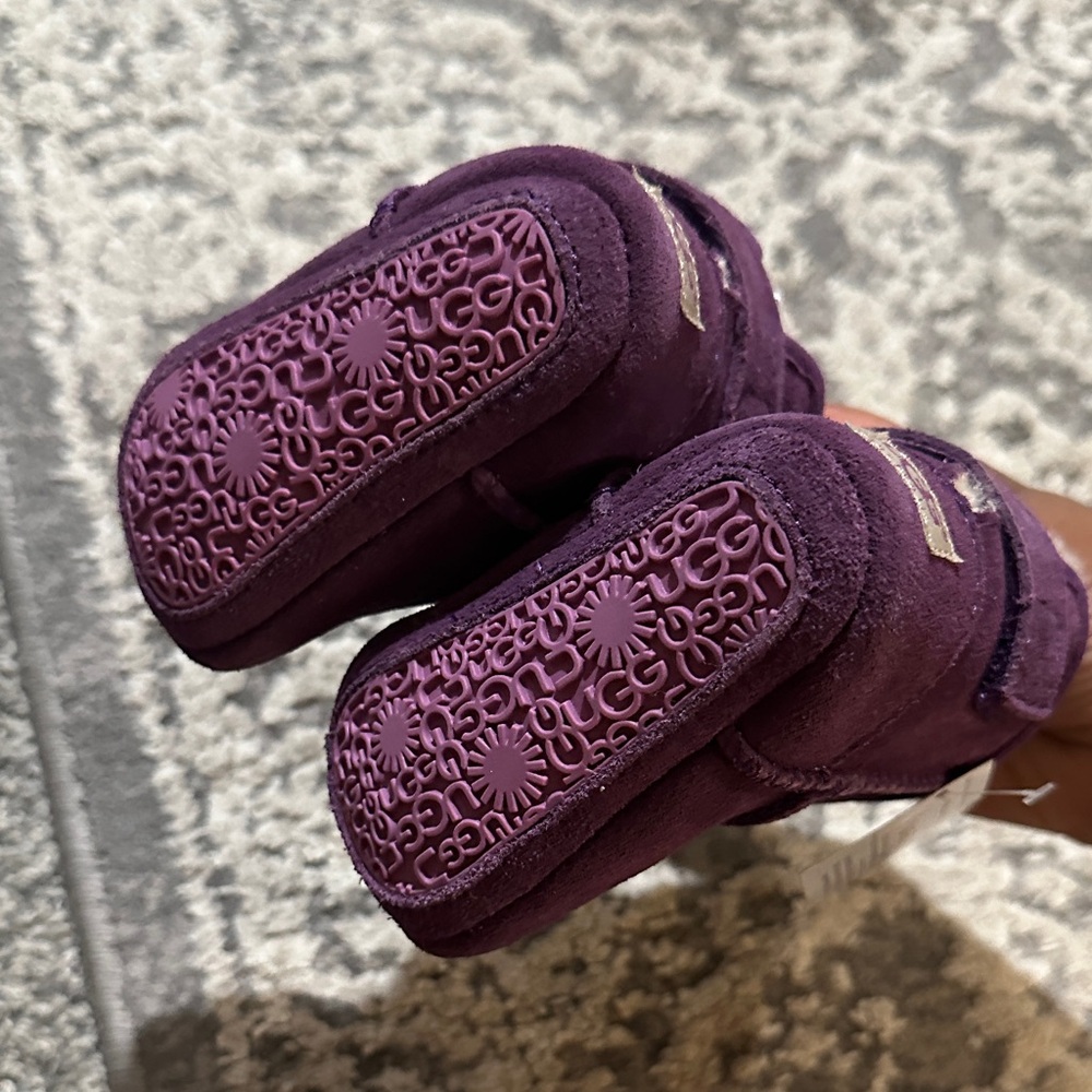 💜UGG Plum Infant Booties💜 - Picture 6 of 11